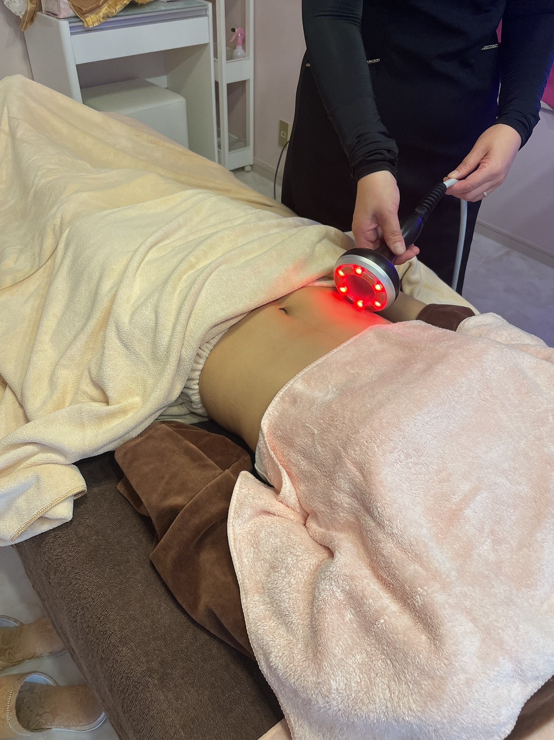 キャビリポプロ ボディ EMS＆サクション施術