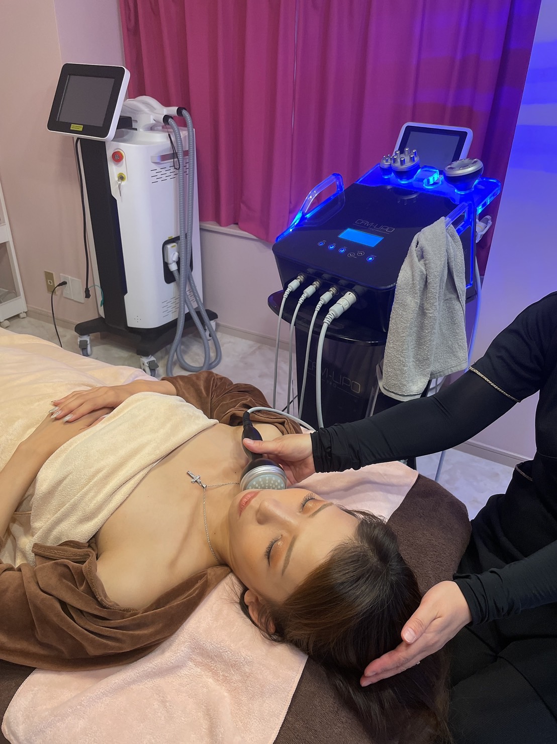 キャビリポプロ 顔 キャビテーション施術