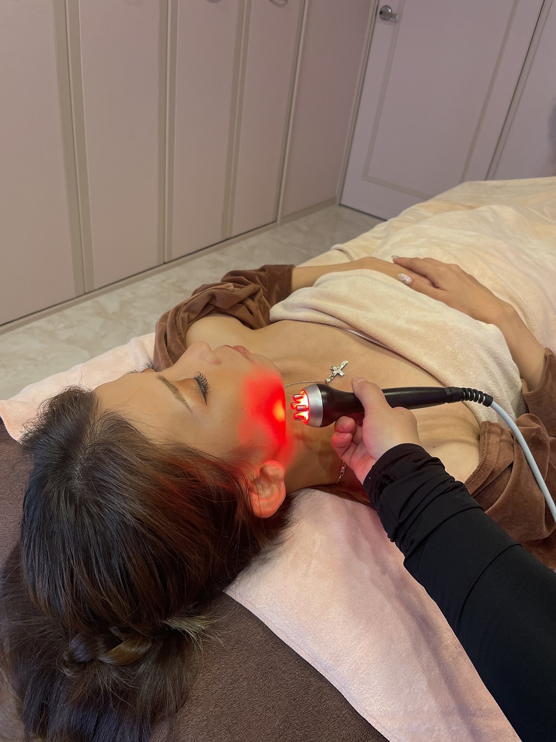 キャビリポプロ 顔 ラジオ波施術