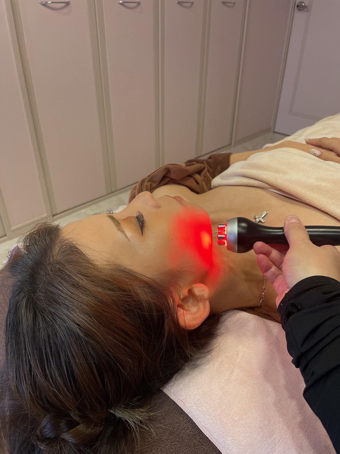 キャビリポプロ 顔 ラジオ波施術